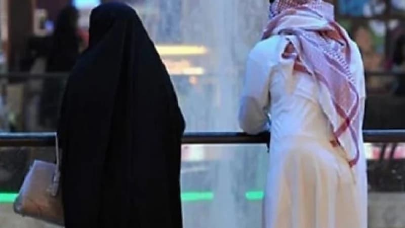 ماذا يفعل الزوج في حالة تقصير الزوجة في العلاقة الحميمية ؟.. مستشار أسري يجيب