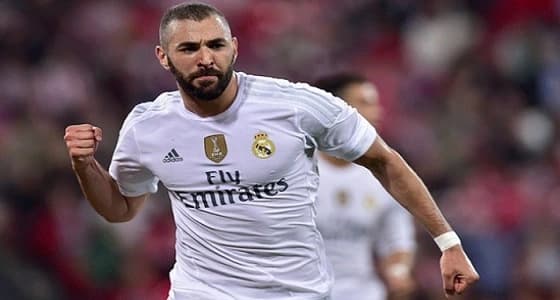 بنزيما يسجل " سوبر هاتريك " في شباك الأرجنتين