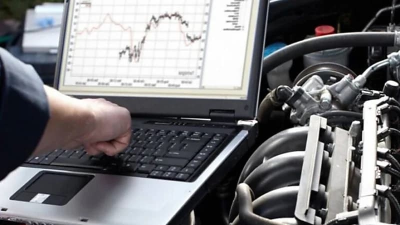 مدى إلزامية برمجة كمبيوتر السيارة بعد تغيير البطارية