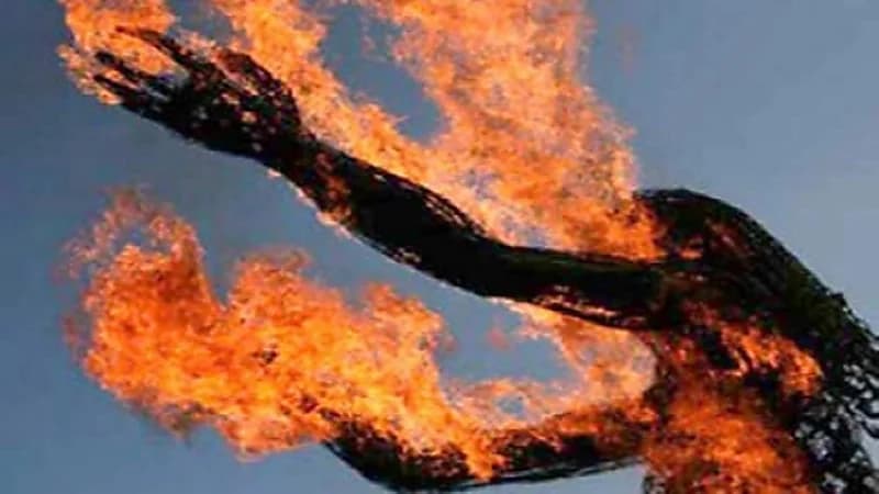 مقتل عشرينية حرقًا على يد زوجها