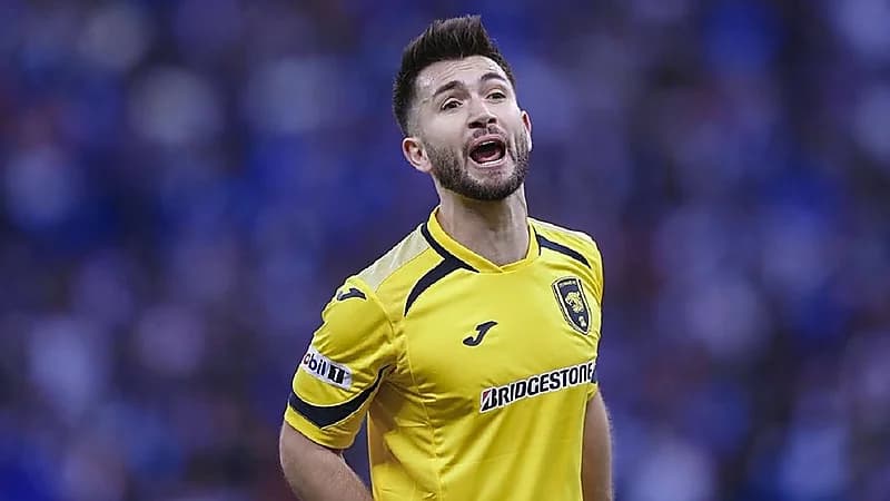 لاعب الإتحاد السابق فيلانويفا يعلن اعتزاله كرة القدم