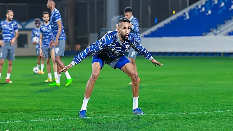 طبيب الهلال يوضح حالة سلمان الفرج وسعود عبدالحميد بعد الإصابة.. فيديو