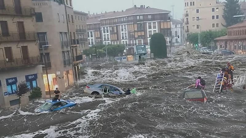 فيضانات عنيفة تجتاح تارازونا الإسبانية إثر أمطار غزيرة مفاجئة.. فيديو