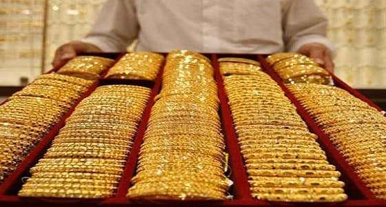 تجار الذهب يمنحون العمال الوافدين إجازة مفتوحة