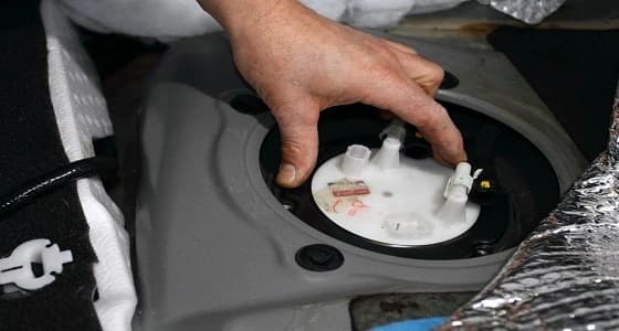 طرق لتنظف دورة وقود السيارة بنفسك