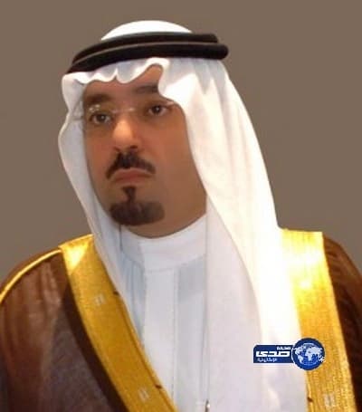 امير نجران يكرم المواطن آل هتيلة و يوجه باستمرار العمل في العيد