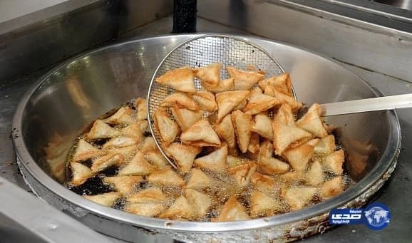 أمانة تبوك تصادر 150 كيلو «سمبوسة»