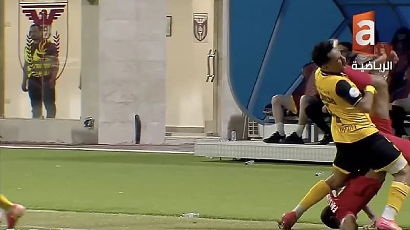 لقطة تحكيمية تثير الجدل في مواجهة الفحيحيل والقادسية.. فيديو