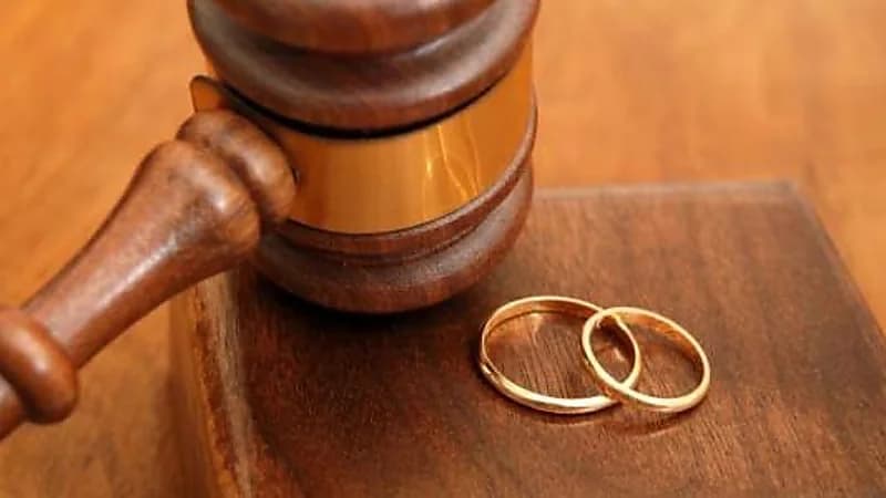 كويتية تطلب الطلاق والتعويض بعد تبرعها بكليتها لزوجها وزواجه بأخرى.. فيديو