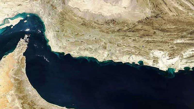 إيران: البرلمان يوافق على إغلاق مضيق هرمز والقرار بيد أعلى هيئة أمنية