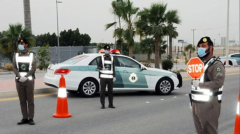 المرور: غرامة تصل إلى 150 ريالاً لعدم إعطاء المشاة أفضلية العبور