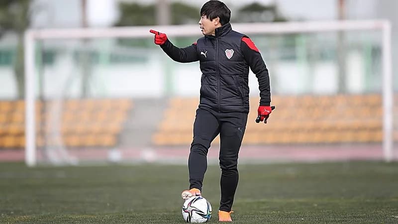 مدرب "بوهانج ستيلرز" يتوعد الهلال في نهائي آسيا