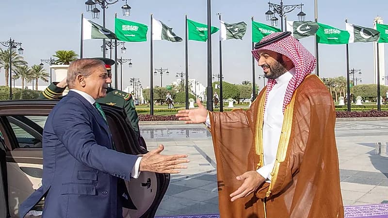 صدور بيان مشترك بشأن زيارة رئيس وزراء باكستان إلى المملكة