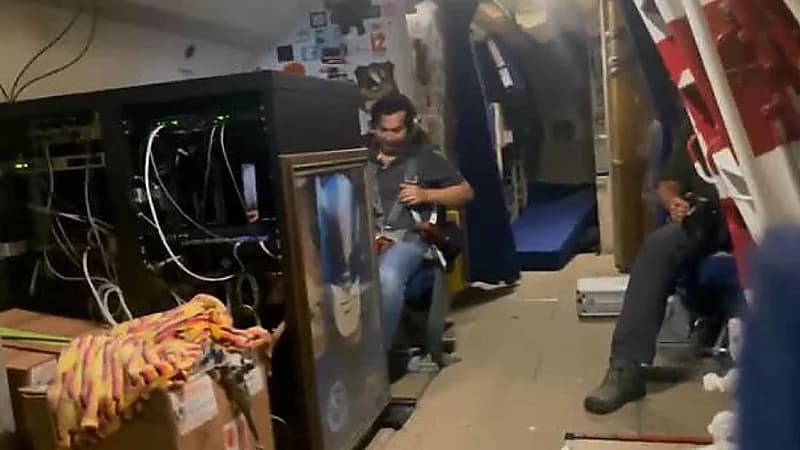 بالفيديو.. الإعصار إيان يتلاعب بطائرة أمريكية