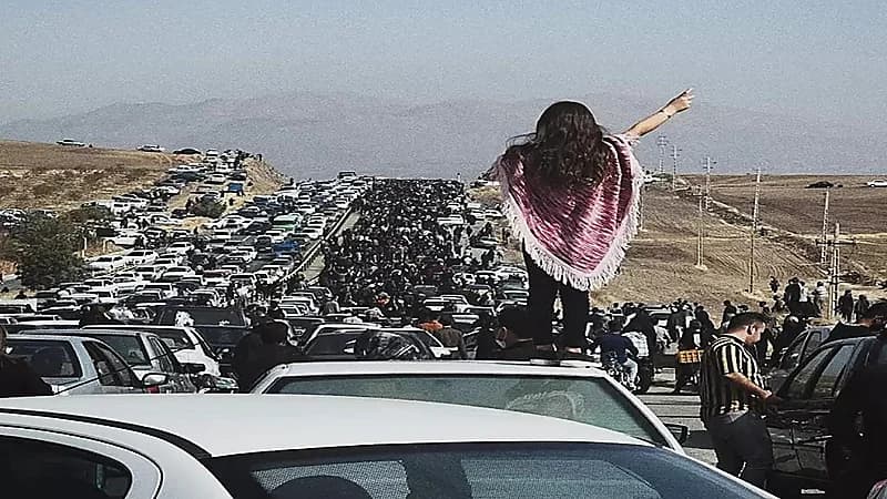 فيديو..مراسم مهيبة لأربعينية مهسا أميني رغم أنف الملالي