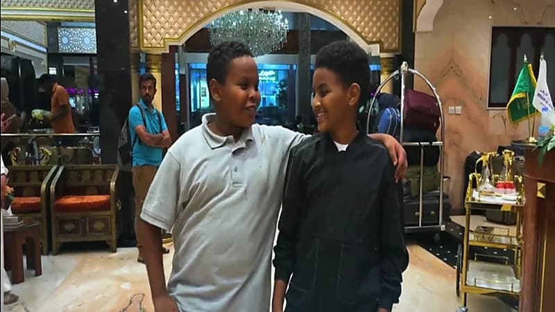 طفلان سودانيان: فرقتنا حرب السودان وجمعتنا السعودية(فيديو)