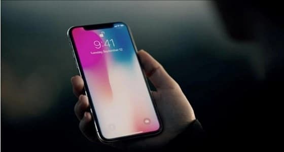 فيديو عن مميزات " آيفون X " يعزل مهندس من شركة " أبل "