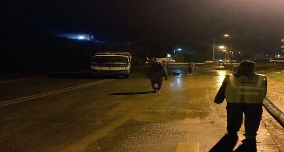 بالصور..أمانة نجران تعالج تجمعات مياه الأمطار من أمام المدارس