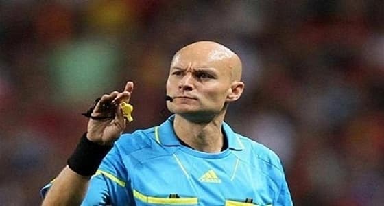 بعد طرده للاعب سان جيرمان بطريقة غير أخلاقية..إيقاف الحكم توني شابرون