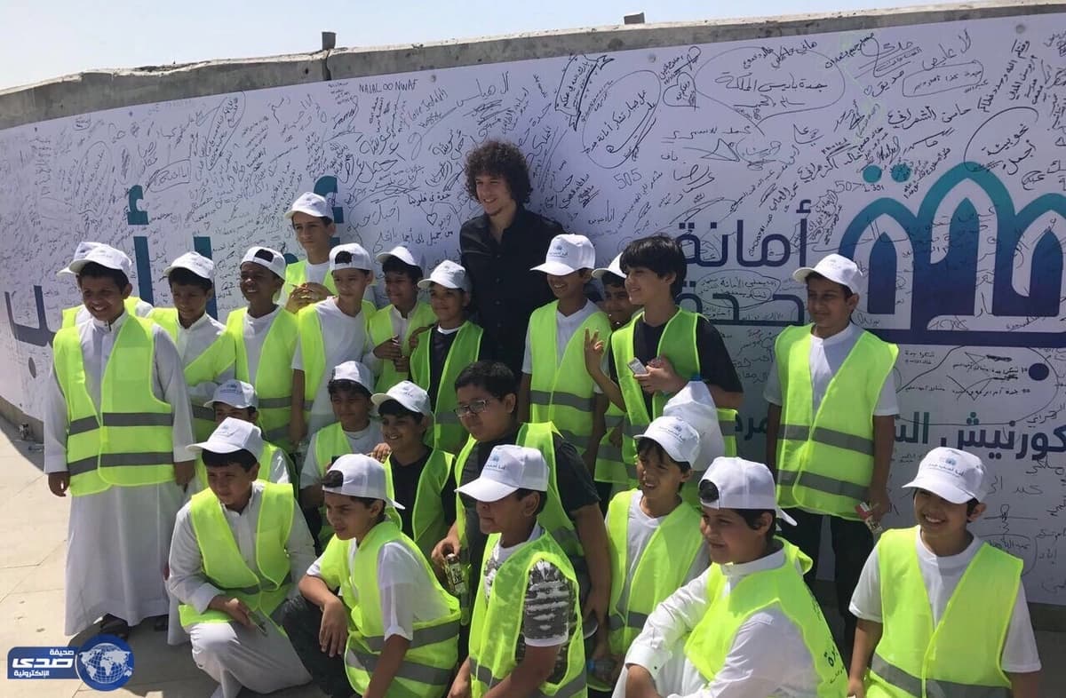 نجم الاتحاد يرافق طلاب المدارس في زيارة كورنيش جدة