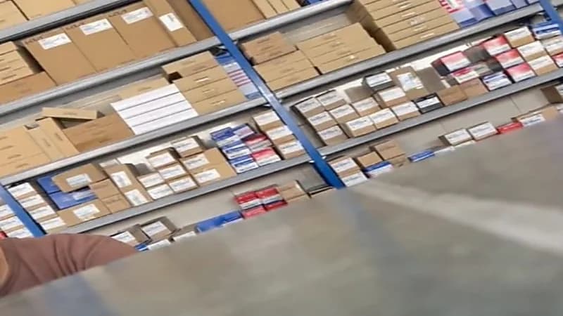 شاهد.. بيع قطع غيار غير أصلية في أحد الأسواق