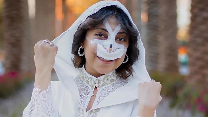 تالا صفوان تنهار بسبب معجب سابق بعد رفضها شراء آيفون له: شوه سمعتي