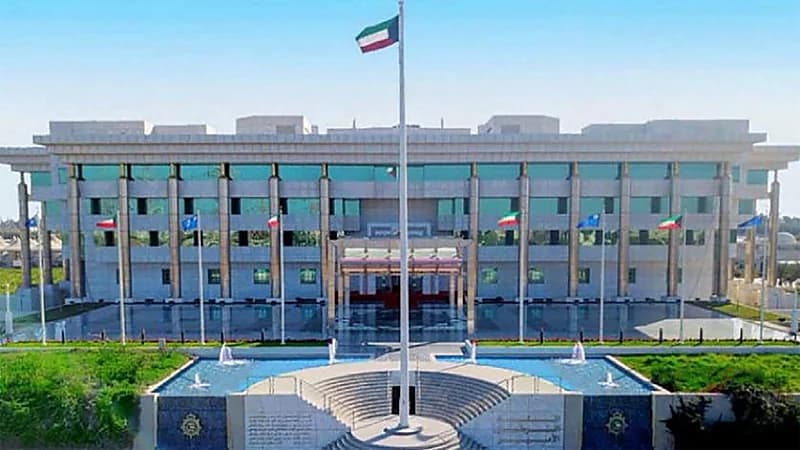 إيراني مقيم بالكويت يتفاخر بقتل أهل السنة..ومطالب بالقبض عليه