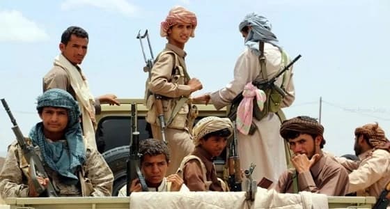 بالصور.. ميليشيا الحوثي تعوض نقص مقاتليها بتجنيد الأطفال