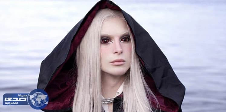 شاب يٌنفق آلاف الدولارات ليتحول الى " جني "