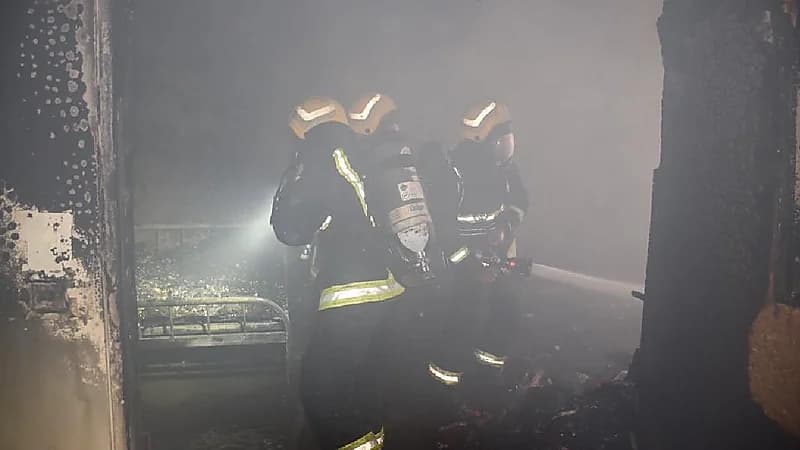 بالصور.. مدني جدة يخمد حريق اندلع في شقة سكنية