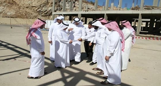 مدير مياه الباحة يتفقد مشاريع الإدارة في الحجرة