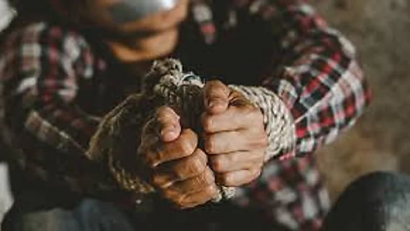 تيك توك ينقذ امرأة من محاولة خطف وسرقة