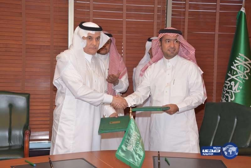 وزير الإسكان يبرم اتفاقية مع "الفضلي"  لتسريع  خدمات المياه للمشاريع السكنية
