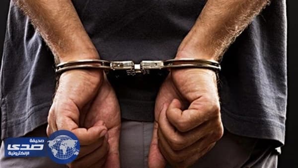 شرطة دبي تضبط عاملا آسيويا صور سيدة خليجية في غرفة خلع الملابس