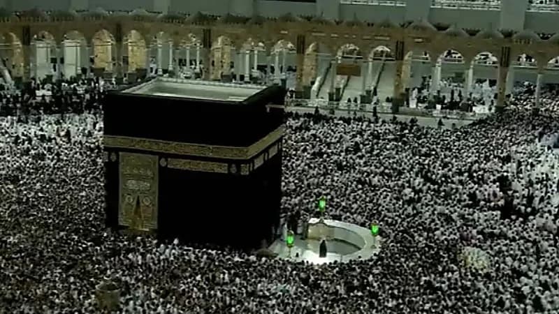 بالفيديو.. امتلاء صحن الطواف بالمعتمرين في مشهد مقدس ومهيب