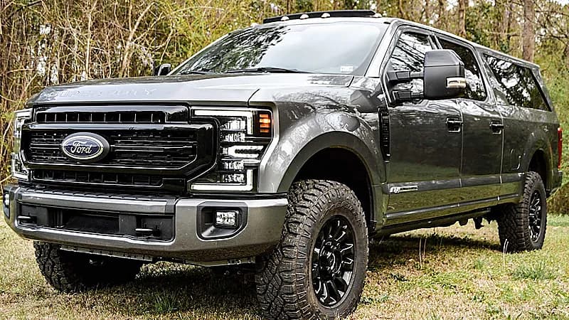 بالصور.. فورد F-250 العصرية تتحول إلى SUV عملاقة بداخلية 9 أفراد