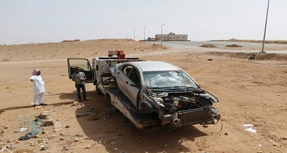 بالصور.. إزالة السيارات التالفة بعرعر
