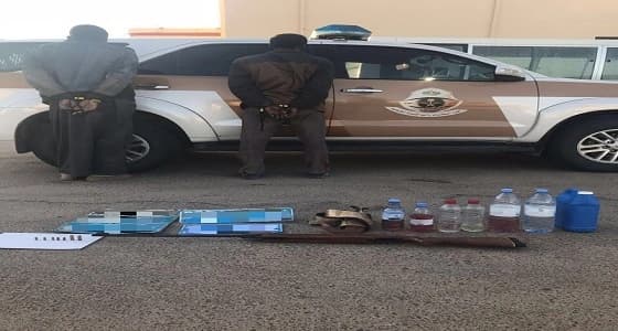 " شرطة الرياض " تطيح بإثيوبيين بحوزتهما أسلحة ومسكرات