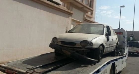 بالصور.. أمانة تبوك ترفع 921 سيارة تالفة متوقفة بالشوارع