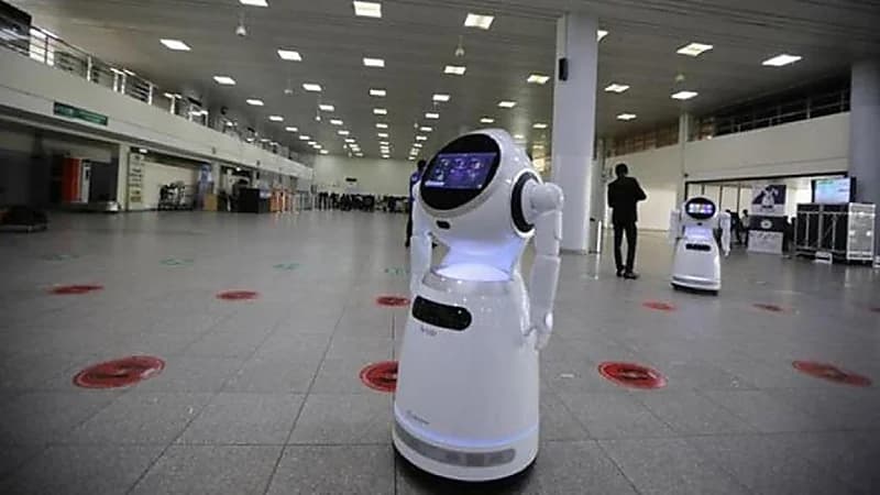 طلاب يصممون روبوتاً لعلاج مرضى كورونا عن بُعد