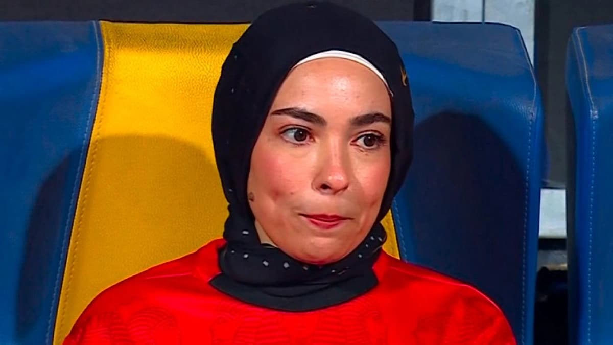 سعر حقيبة زوجة محمد صلاح تتجاوز ثمن سيارة فارهة.. صور