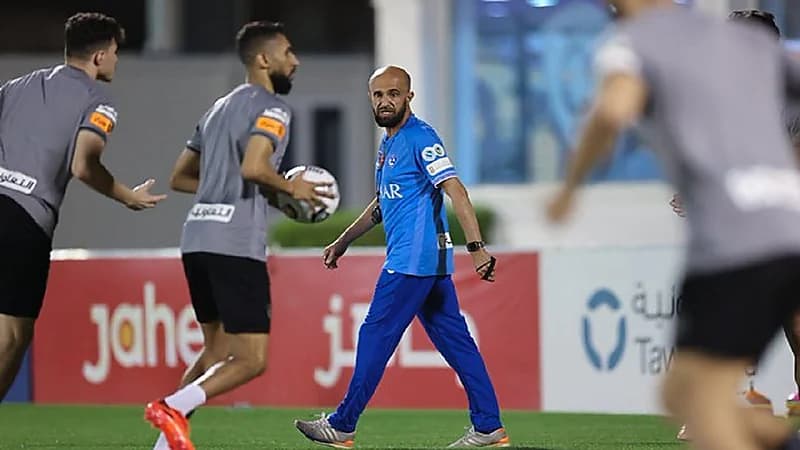 عبداللطيف الحسيني يقود الهلال في مباراة الشباب غدًا