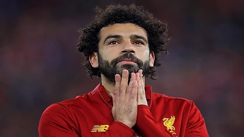 بالفيديو.. "الاتحاد الإفريقي" يبعث برسالة لـ"محمد صلاح" بعد موقفه النبيل