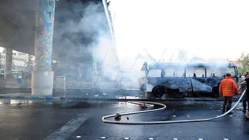 بالصور.. مقتل 13 شخصًا في انفجار عبوتين ناسفتين بسوريا