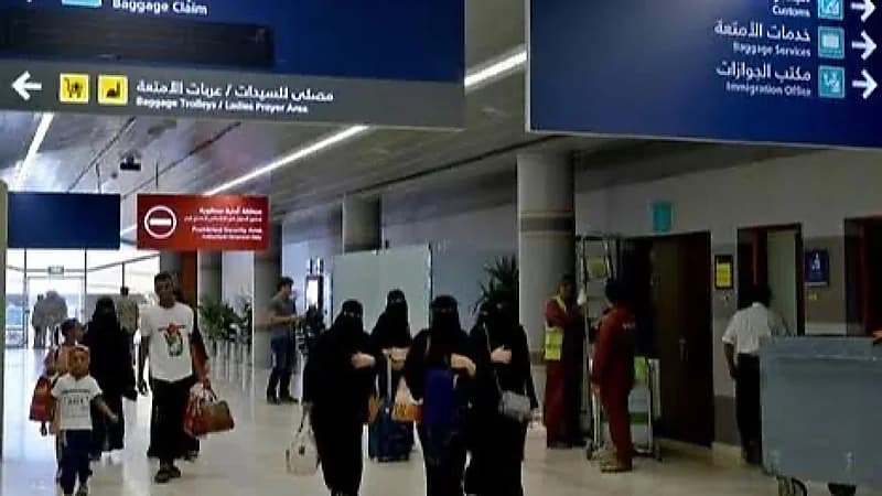 توصية بإلغاء اشتراط تصريح المصريات المسافرات إلى المملكة