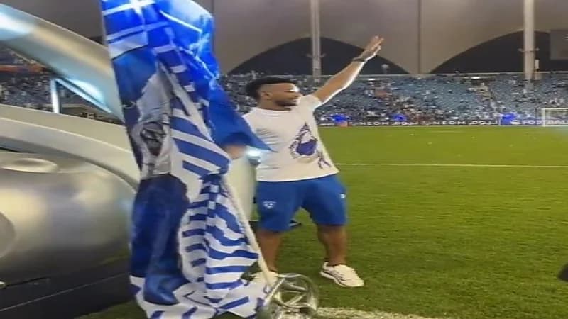 شاهد.. البليهي يكرر حادثة مرسول بارك 