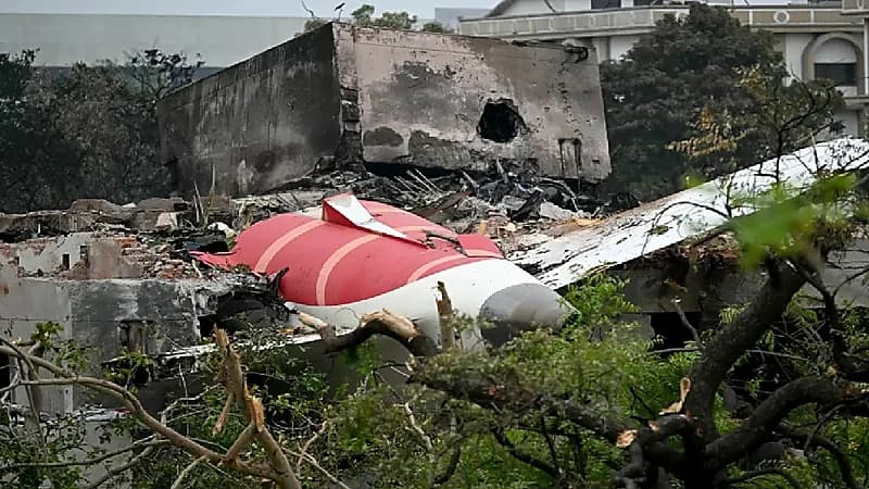 العثور على الصندوق الأسود للطائرة الهندية المنكوبة