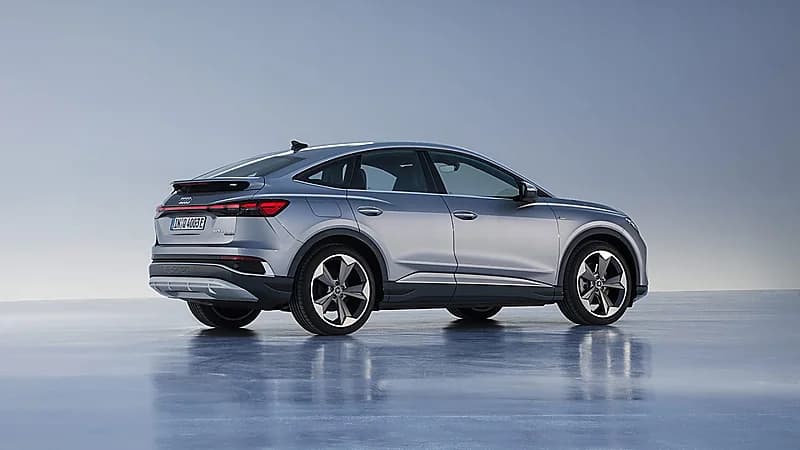 3 شروط لإعفاء الفرد من دفع رسوم جمركية على المركبة حال دخولها للمملكة