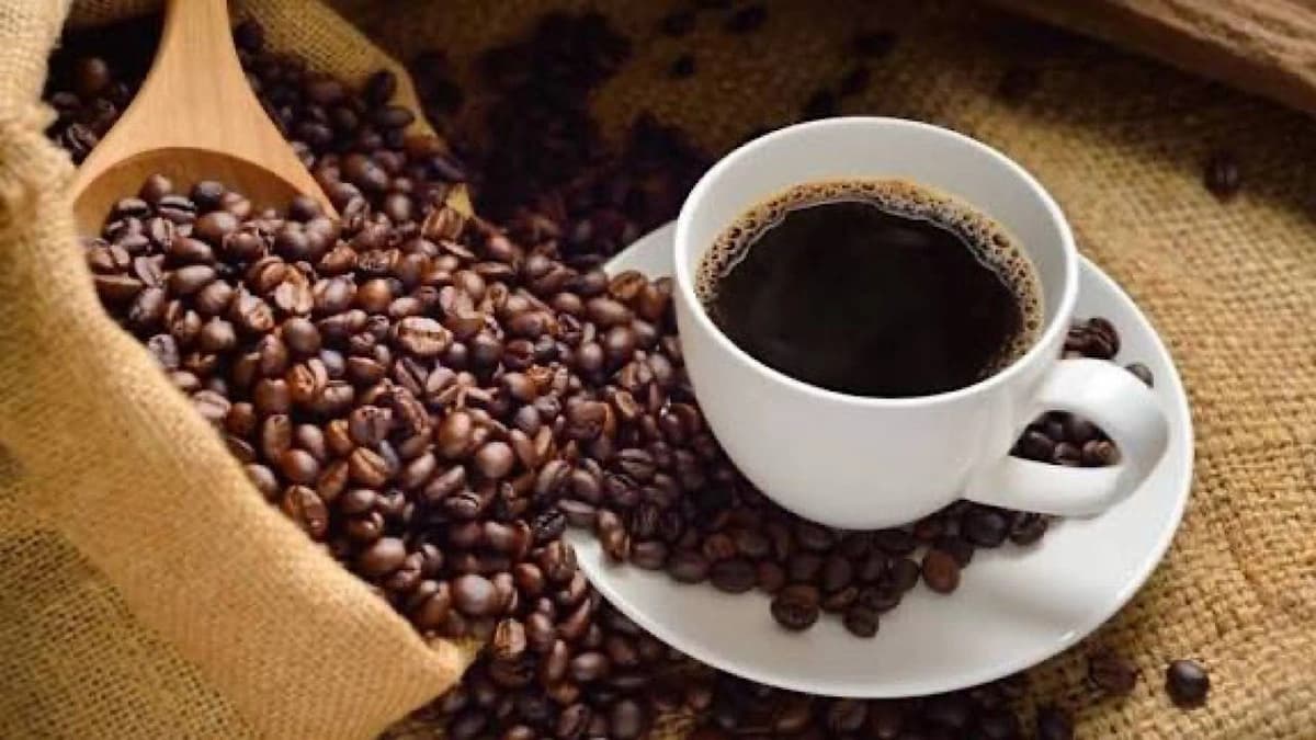 علامات تنبهكِ للتوقف عن شرب القهوة فورًا