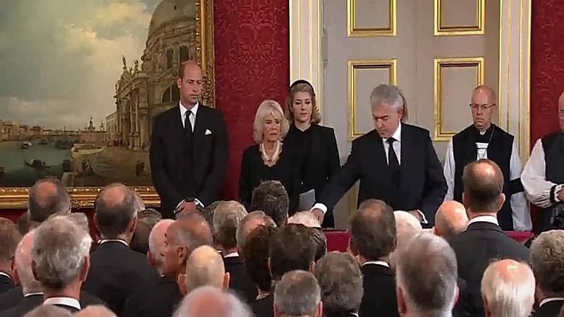 بالفيديو.. التوقيع على إعلان تنصيب تشارلز الثالث ملكا للمملكة المتحدة